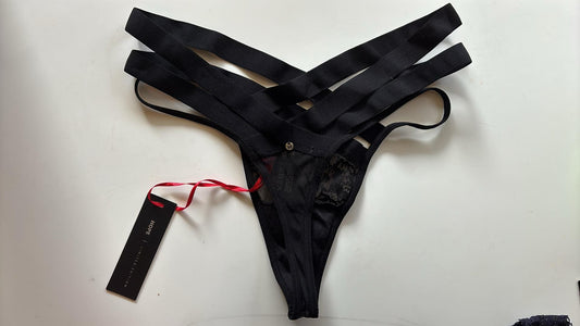 Calcinha Fio Renda Strap Preta